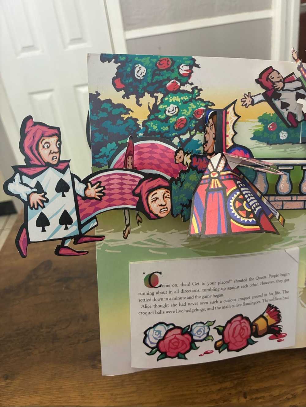 Alice’s Adventures in Wonderland: A Pop Up Adaptation - Picture 7 of 9